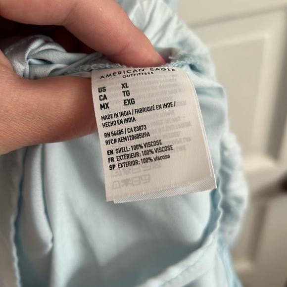 AE Light Blue tie dye, Tie front spaghetti strap dress with pockets. Size XL. - Picture 12 of 12